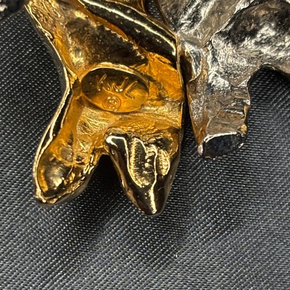 Gold and Black Abstract Brooch - Picture 4 of 4